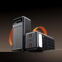 super-black-solar-powerbank-irl